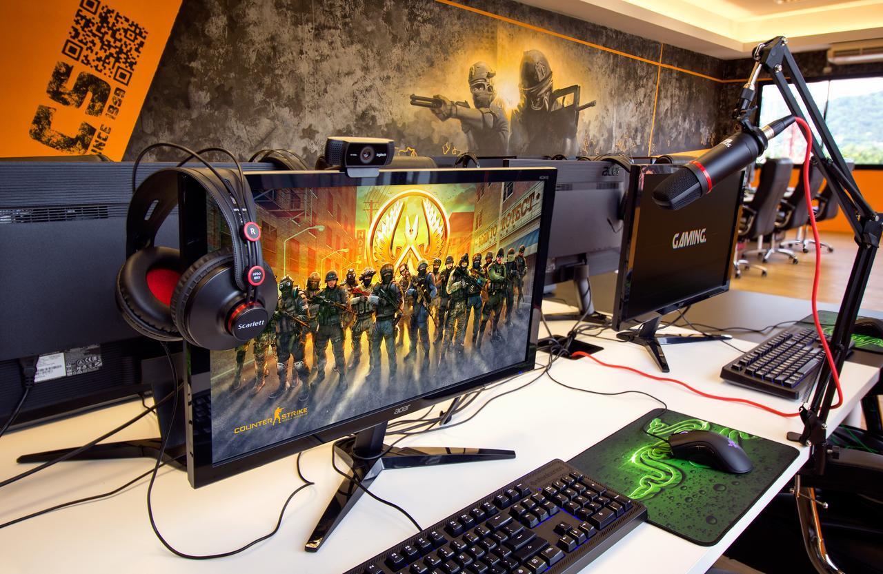 Gamers Paradise Hotel 찰롱 외부 사진