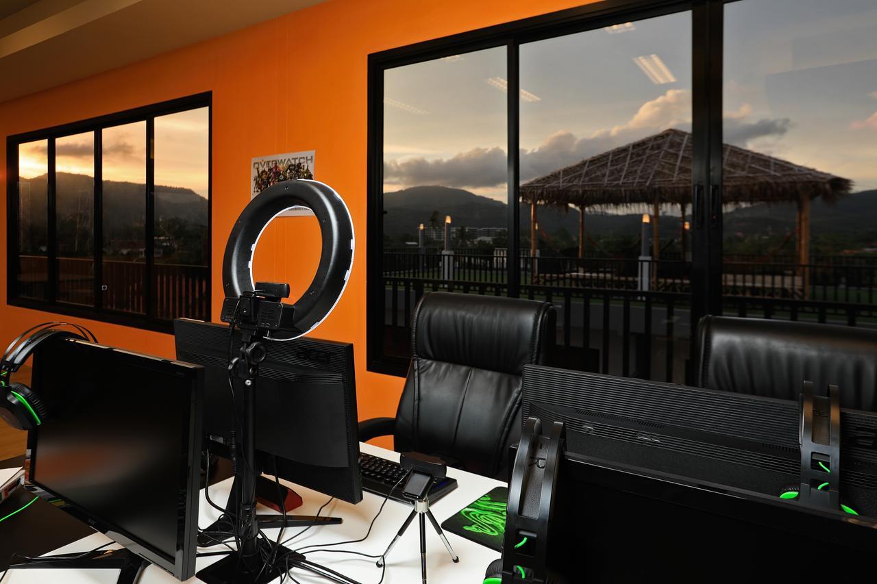 Gamers Paradise Hotel 찰롱 외부 사진