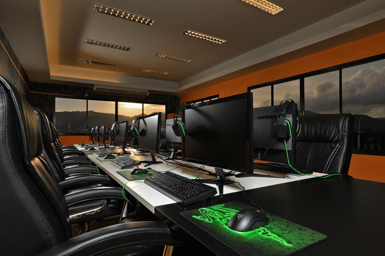 Gamers Paradise Hotel 찰롱 외부 사진